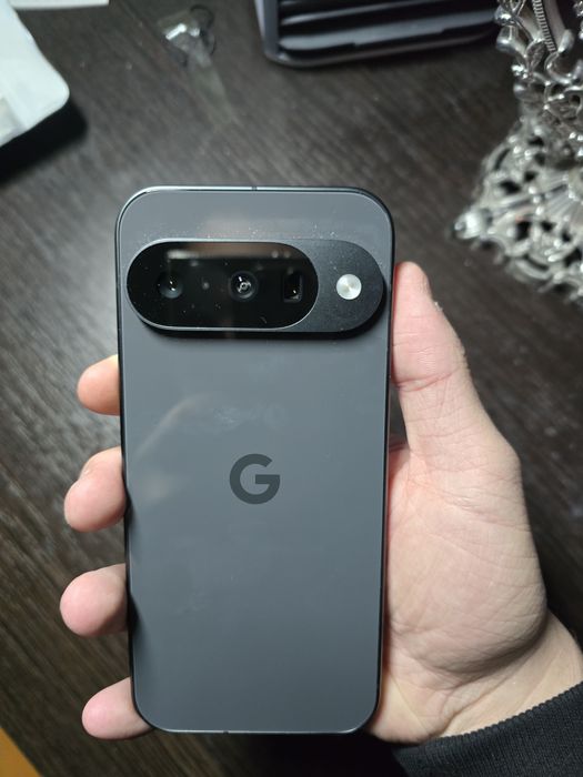 Google Pixel 10 Obsidian