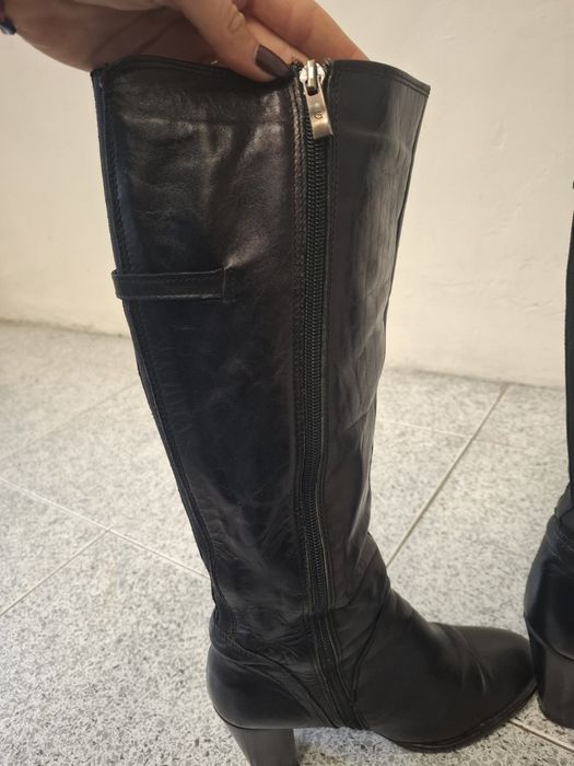 Кожени ботуши с ток