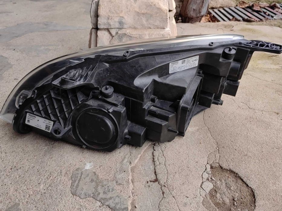 Фар Volvo V40 LED десен / Фар Волво В40 Оригинален