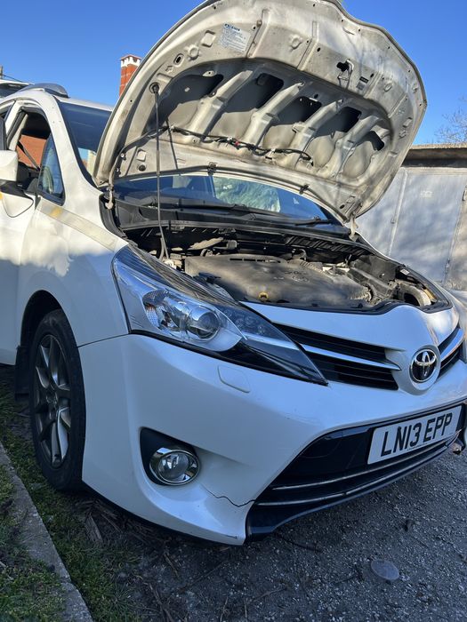 Toyota Verso 2.0 D-4D. 126кс.  Тойота Версо На !!!части!!! 2013г