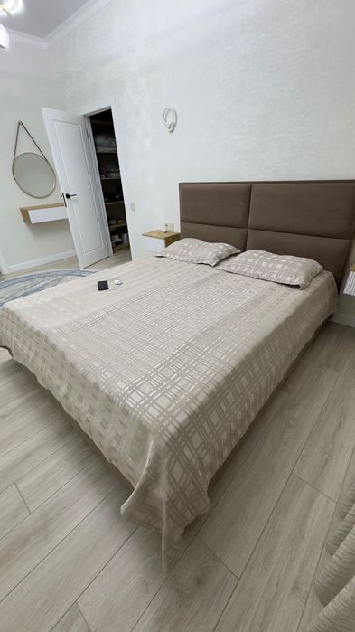 Двухспальная кровать