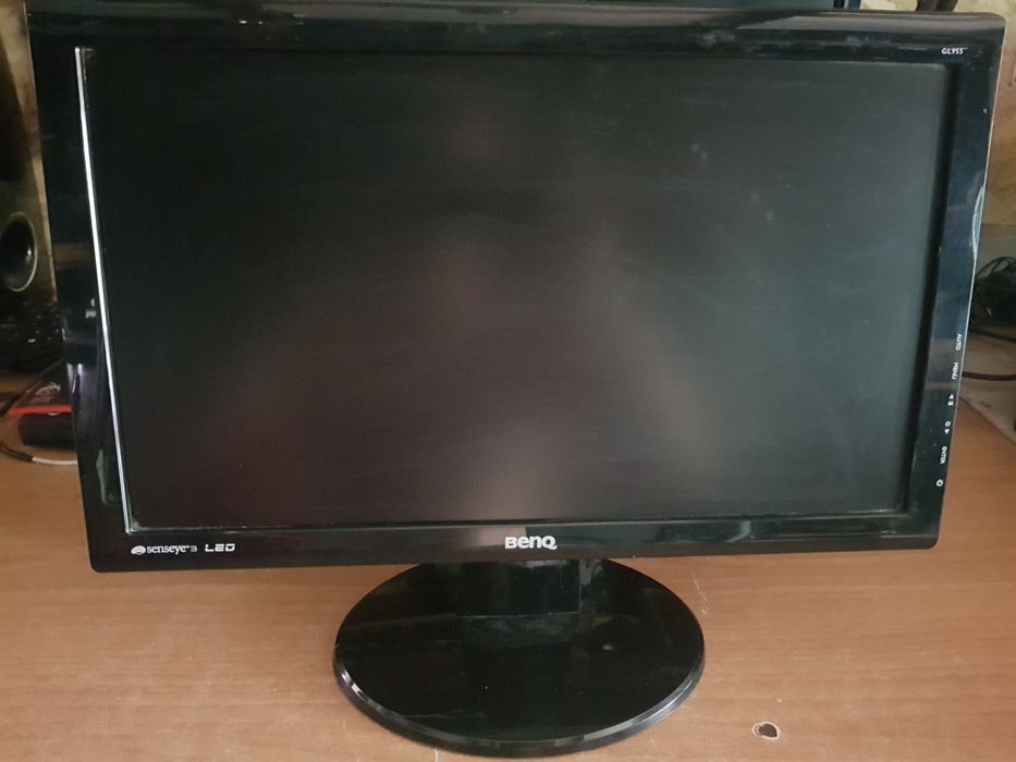 Monitor lcd Benq  în stare foarte bună