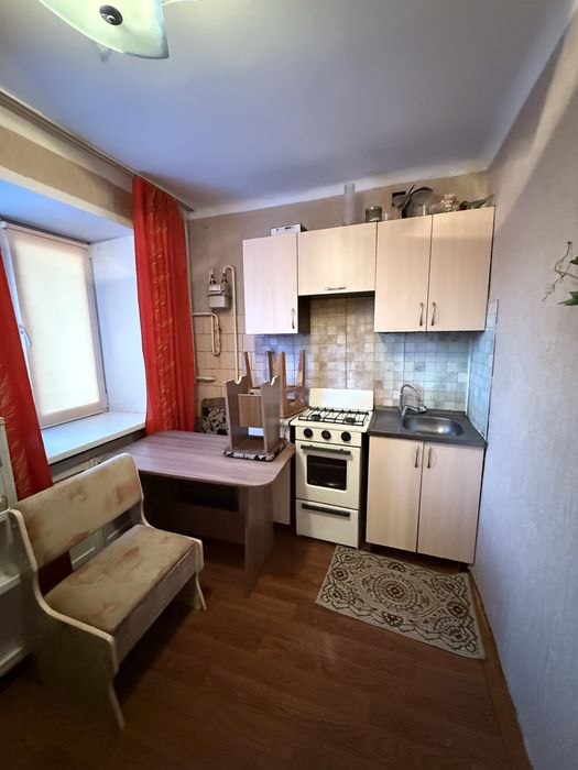 Сдам 1-ком квартиру СКГУ 2 этаж с мебелью и техникой!