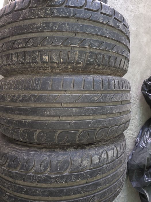 Se vinde un set jante si cucucuri de vara Mercedes, si un set caucucuri vara noi