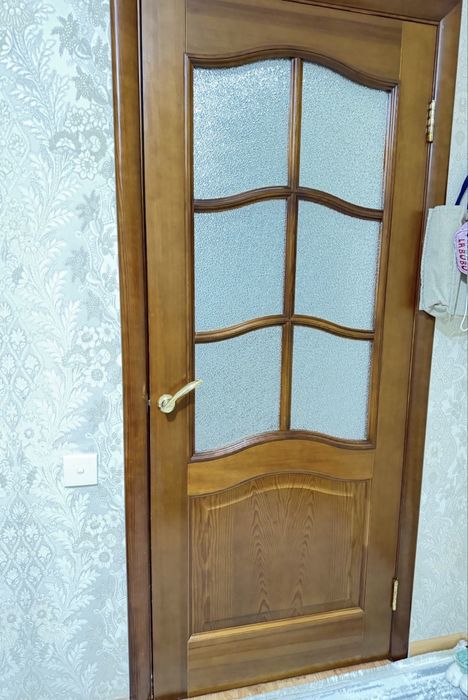 Продам двери из натурального дерева