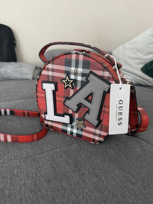 Дамска чанта guess
