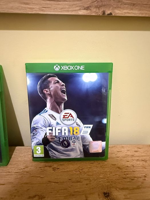 Xbox One S със Волан и педали