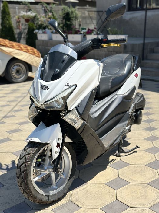 Продам мопед скутер 165куб