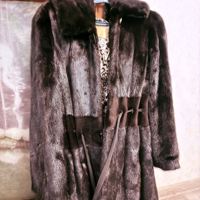 Продам шубу женскую