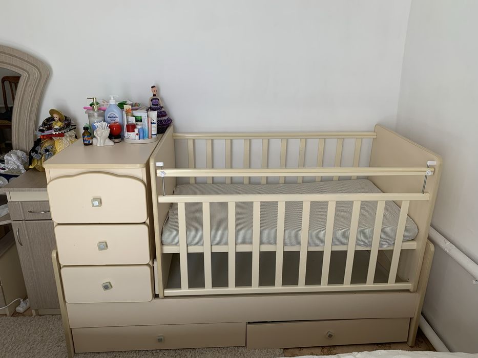 Продам детскую кроватку