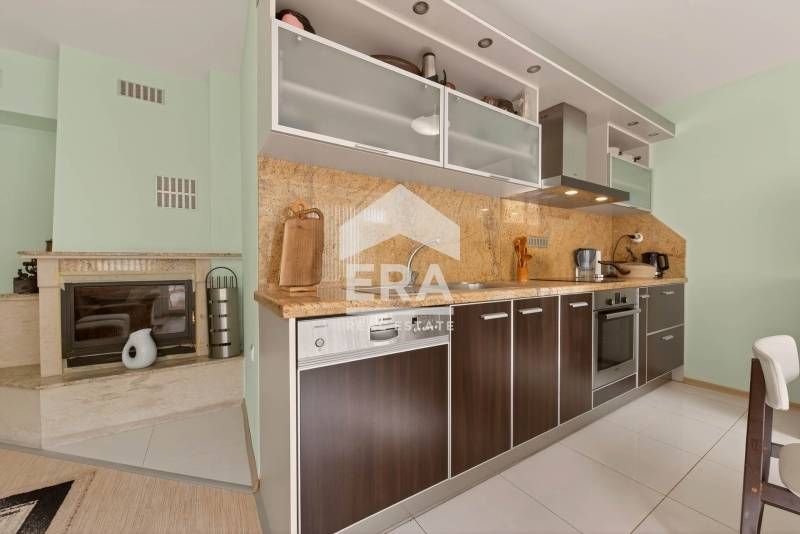 Дава се под наем Четиристаен апартамент в Варна, Център - 96 кв.м за 1500 € - Снимка #7