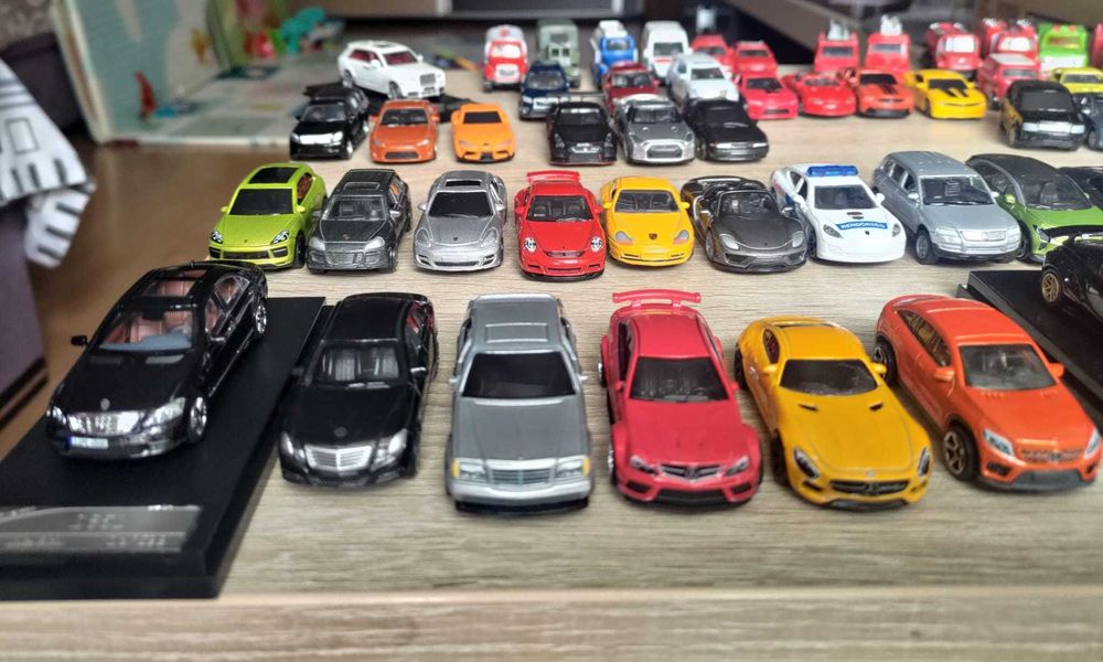 Machete auto scara 1/64