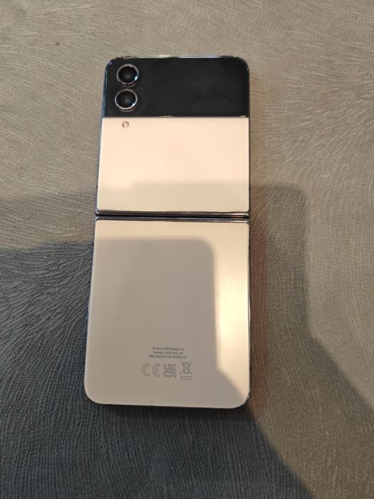 Vând Samsung z flip 4