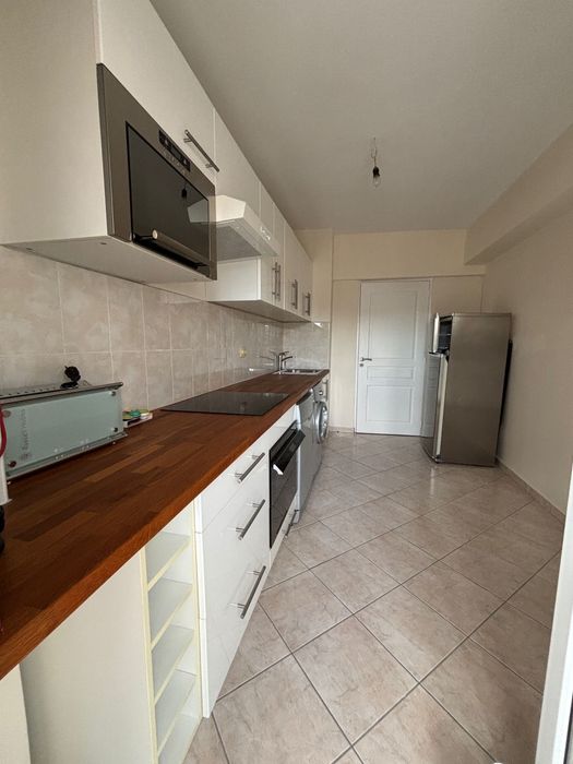 Inchiriez apartament