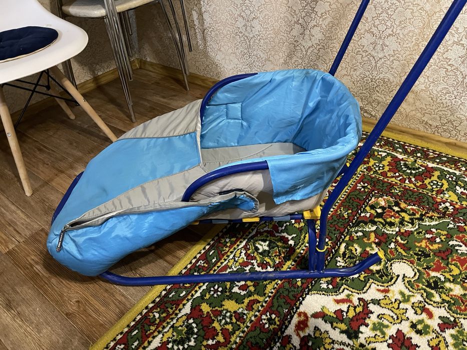 Продаётся детская санки.Очень удобная и лёгкая