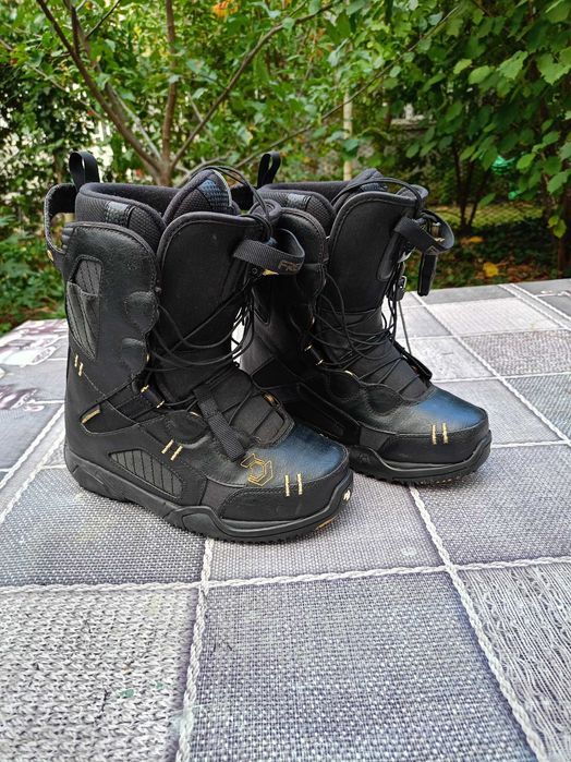 Продавам детски ски и сноуборд обувки Burton номера 20, 37.5 и 39