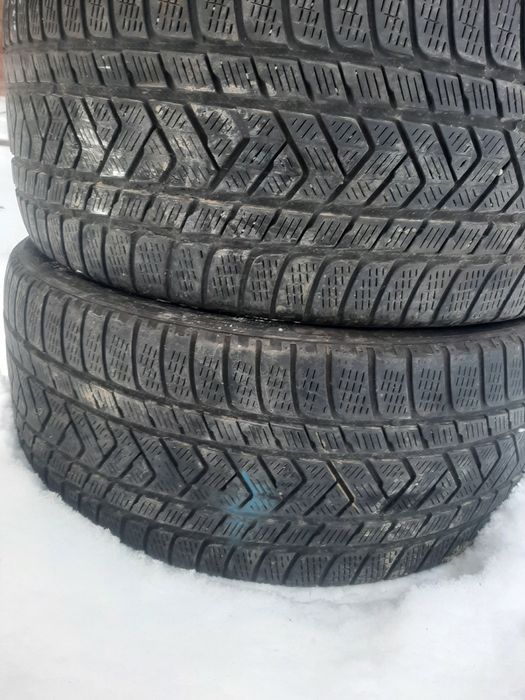 Продам шины 285/40/21  пирелли