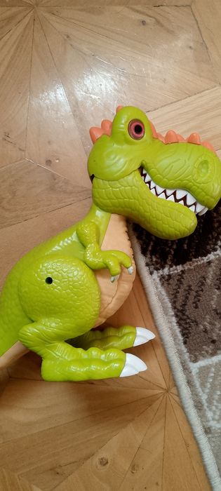 Динозавры игрушки.