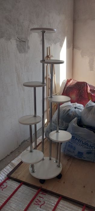 Продам полку для цветов