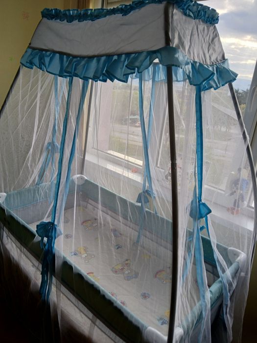 Детско легло тип кошарка