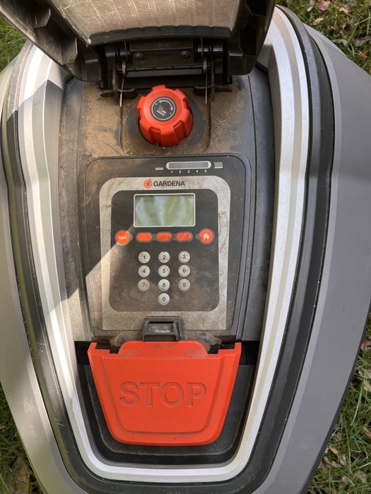 Robot tuns gazon Gardena R 70LI