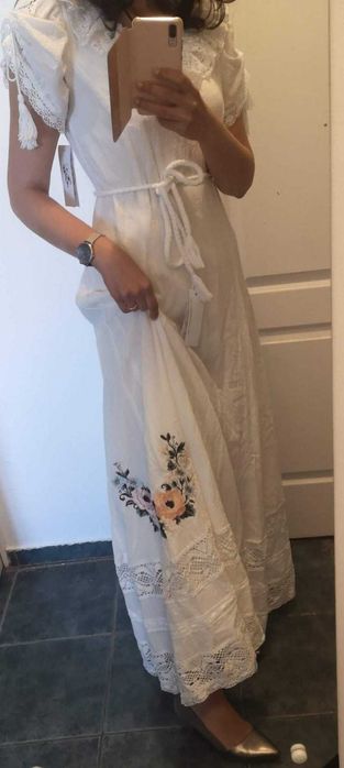 2 rochii superbe si feminine de ocazie, Diana Antohi si Lehel!!!