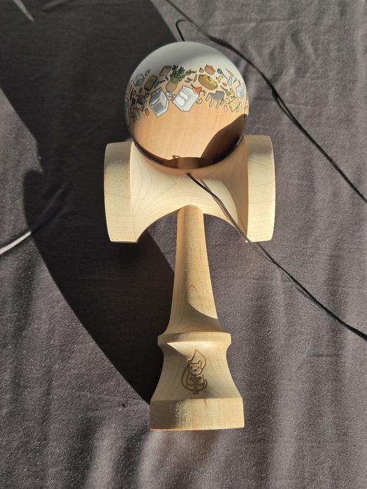 Kendama Erraticsquirrel Alb