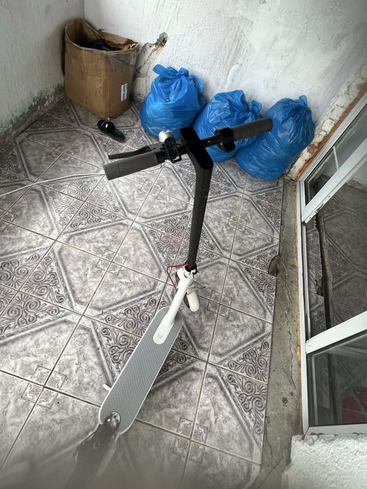 Trotinetă electrică prinde 30km are o autonomie de 24 25 de km