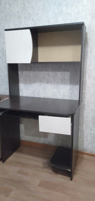 стол компьютерный