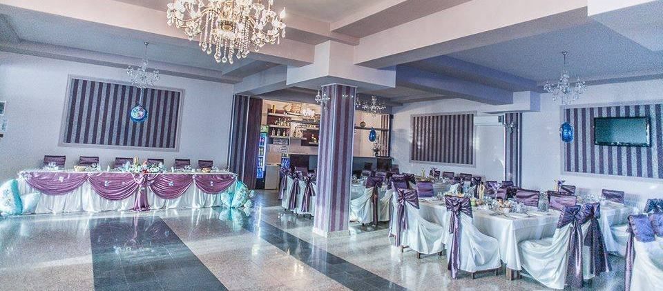 Inchiriez spatiu comercial central- 443 mp parter si 443 mp etaj