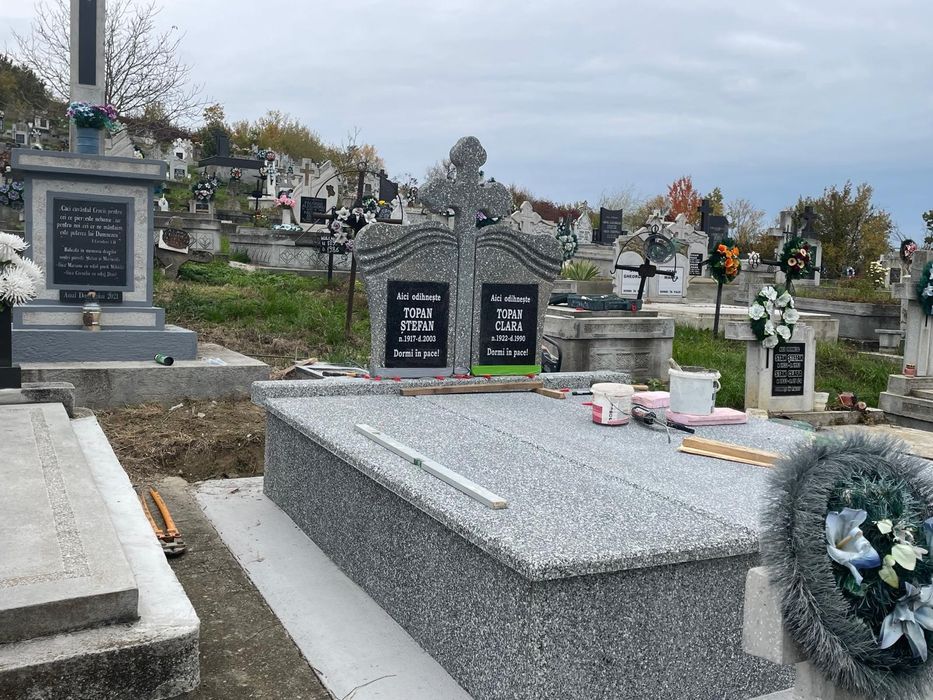 Monumente funerare cadru mormant