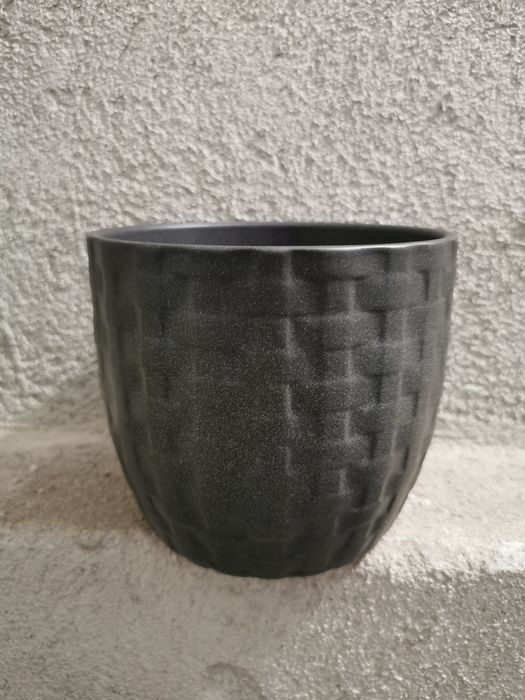 Порцеланови саксии, сувенири.