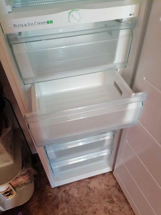 Продам морозильник