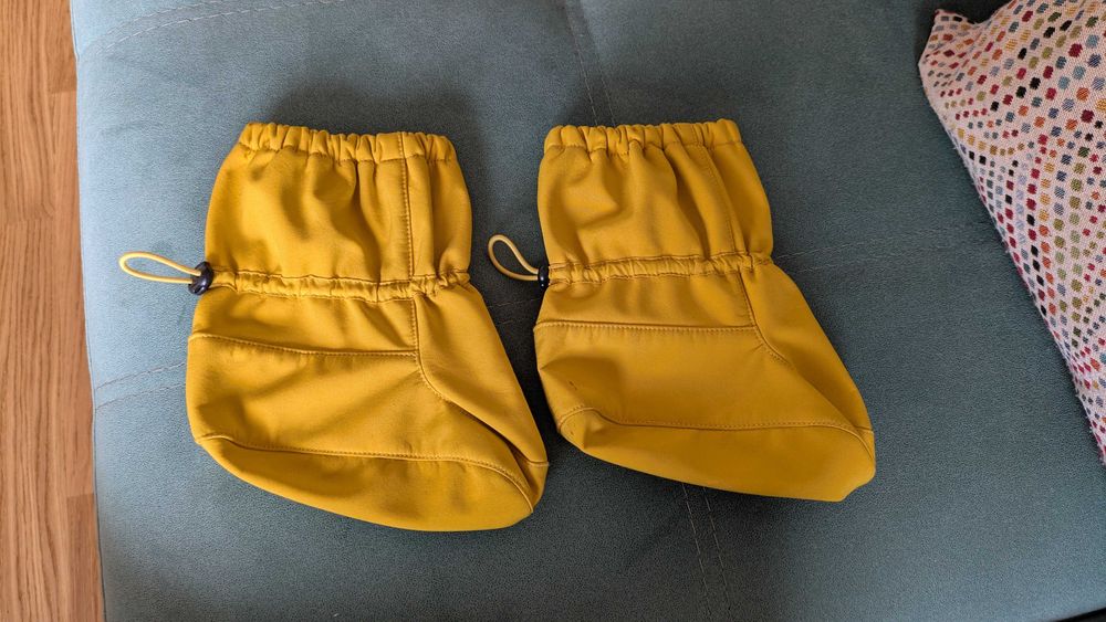 Софтшел ботушки за бебеносене