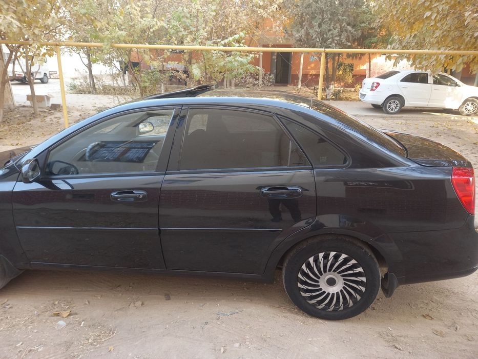 Lacetti sotiladi.
