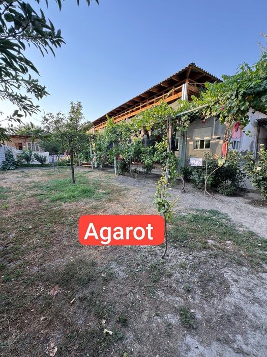 9 sotixlik 5 xona tayor uy va 4 xona bitmagan uy Gaz svet ichimlik suv