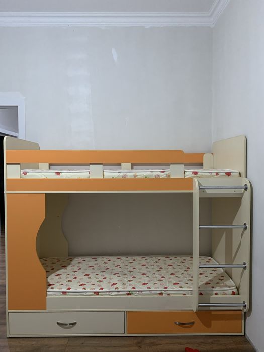 Двухяросная кровать срочно