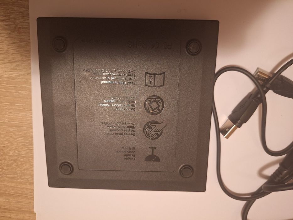 Player cititor de  CD si DVD. Nou.