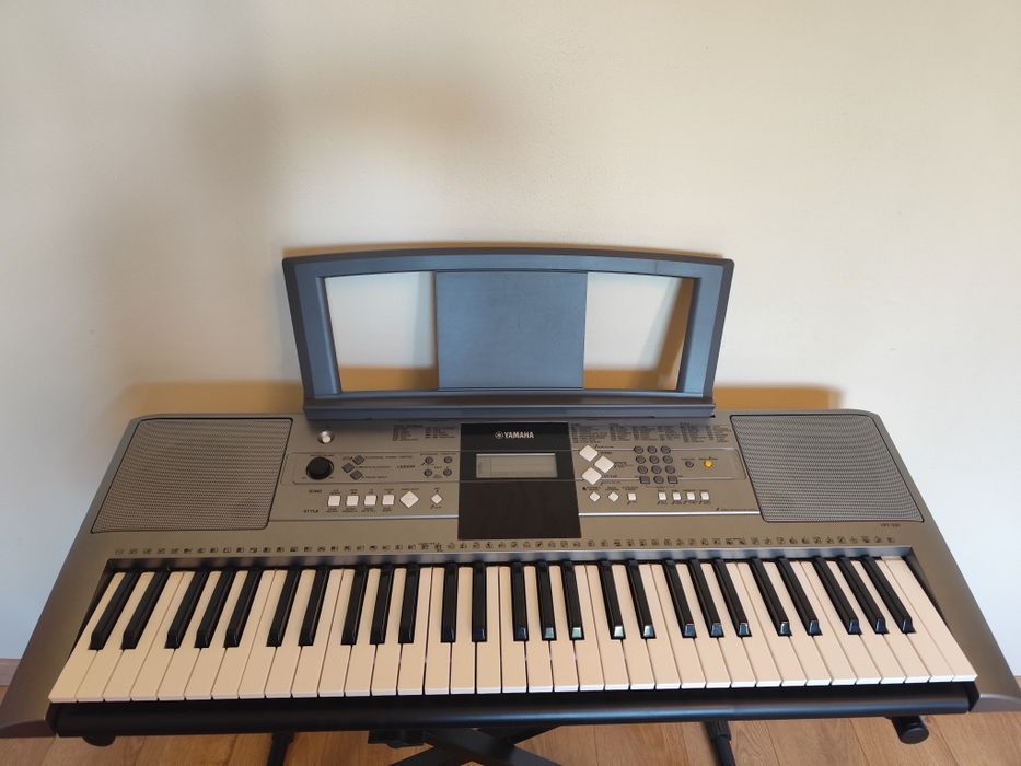 Orga electronică Yamaha - pachet complet