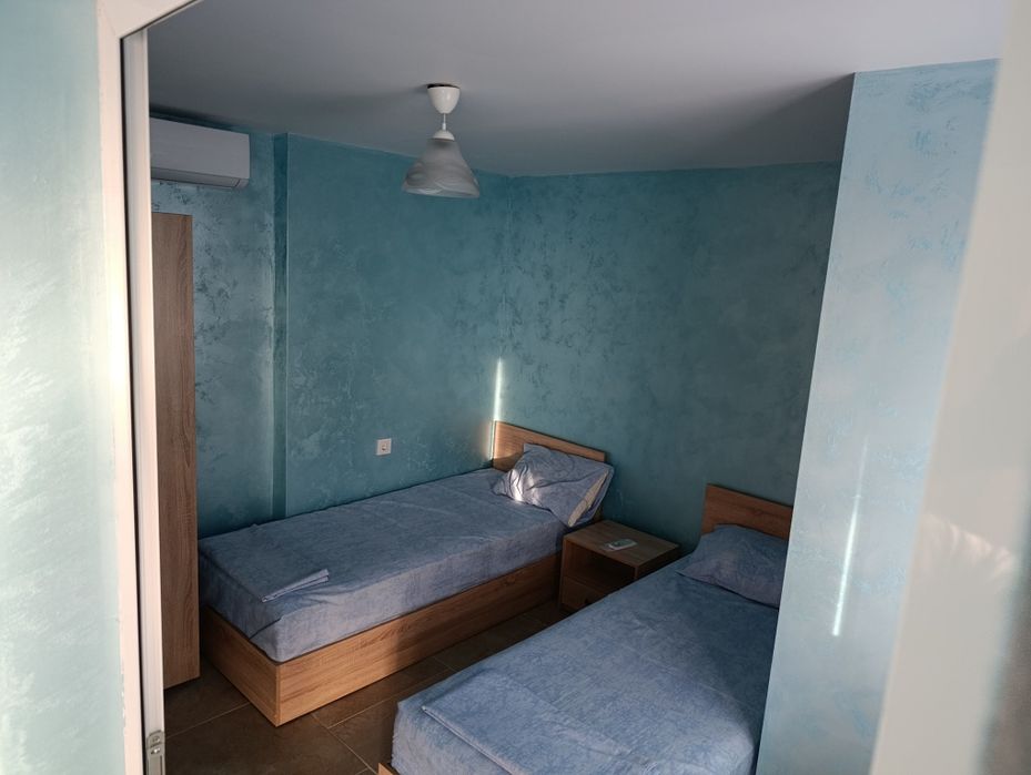 Гърция скала Авдирон на 200м от плажа бунгало със 3 спални 2 бани.