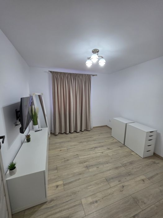 Vând apartament cu 3 camere