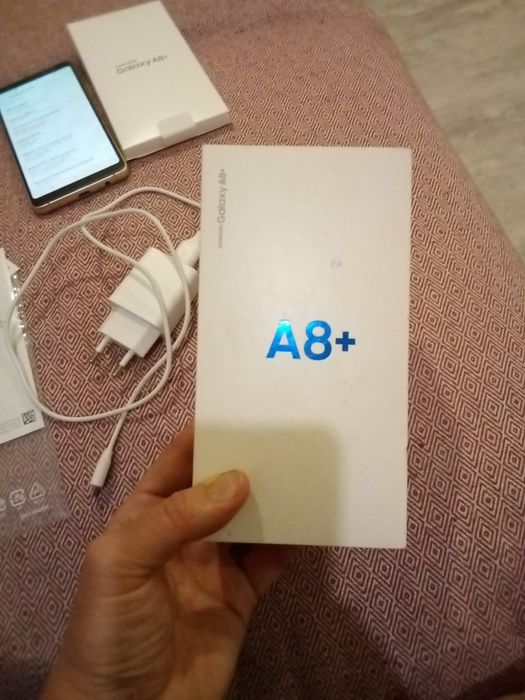 Samsung A8+ состояние отличное