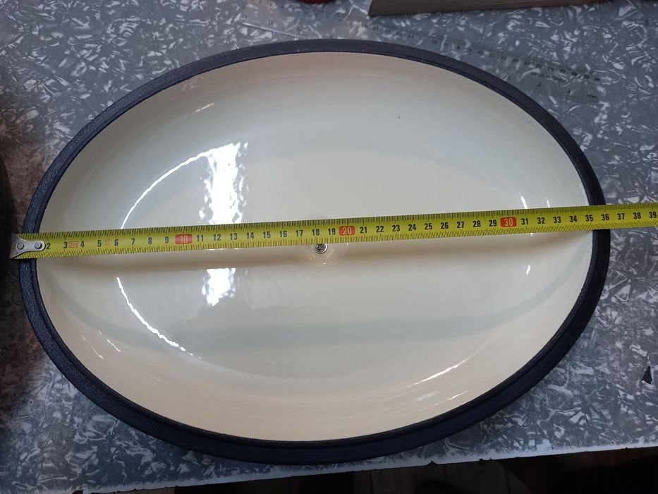 Cratiță fontă emailată 7,5 L pentru friptură de rață la cuptor