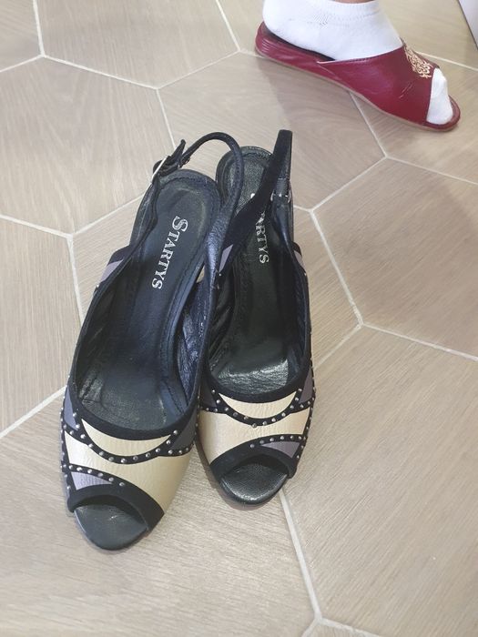 Продаётся женские туфли,разные