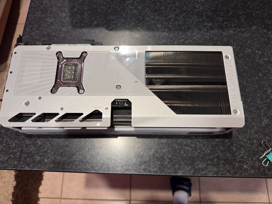 Placa video NVIDIA GeForce RTX 5080 Aorus Master ICE, 16GB DDR7