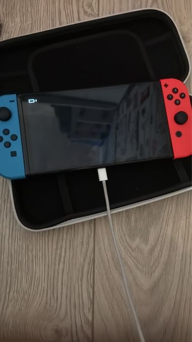Nintendo Switch Oled в подарок две игры