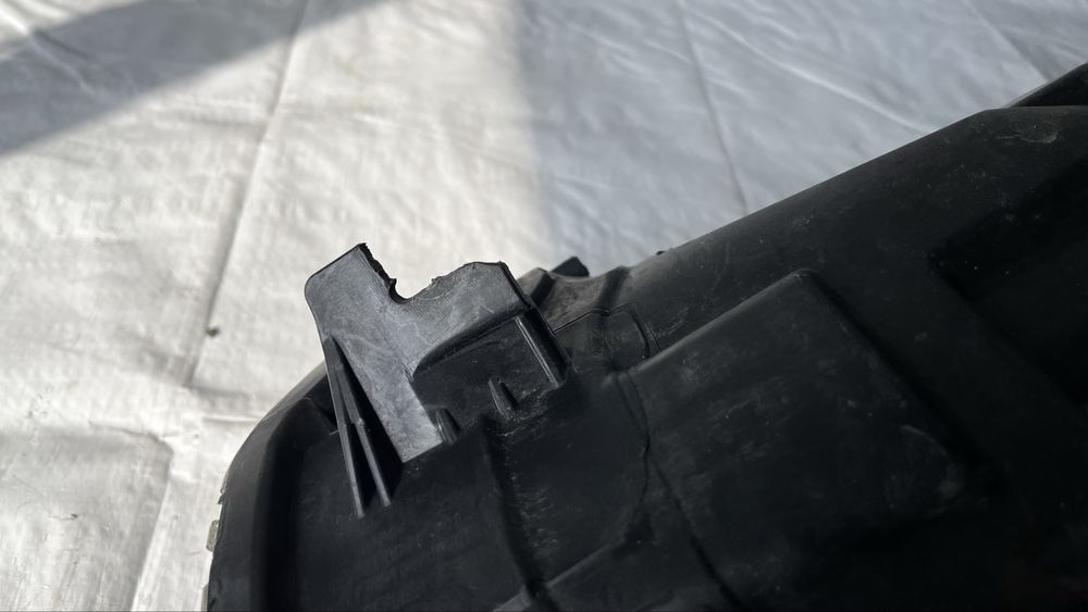 2 броя десен и 1 брой ляв фар Ford Transit Courier 2014-2023