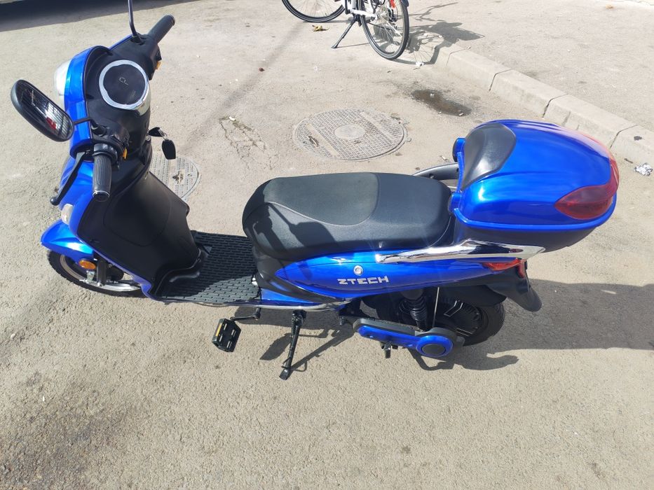 vand scuter electric cu carte c.i.v