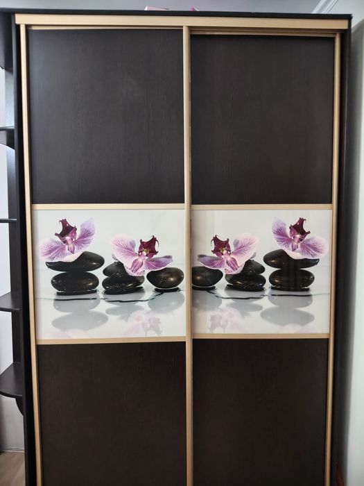 Шкаф с дверьми купе