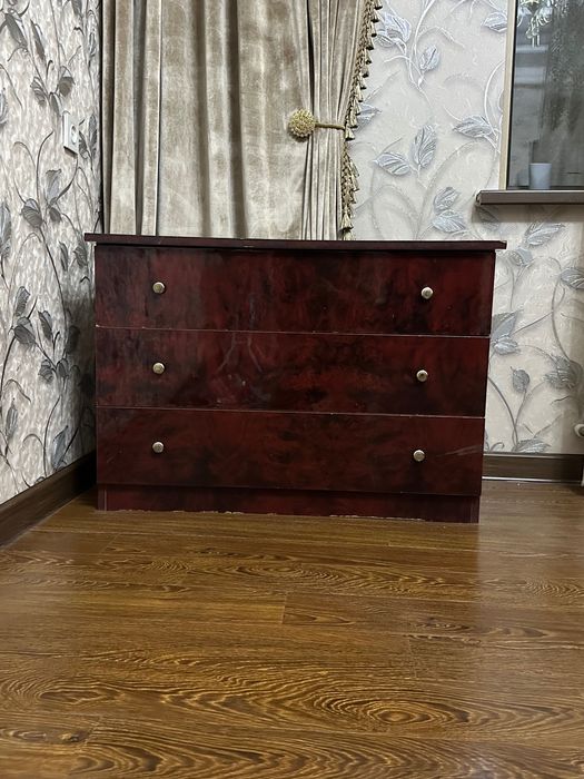 Спальня +тумбочка+честр